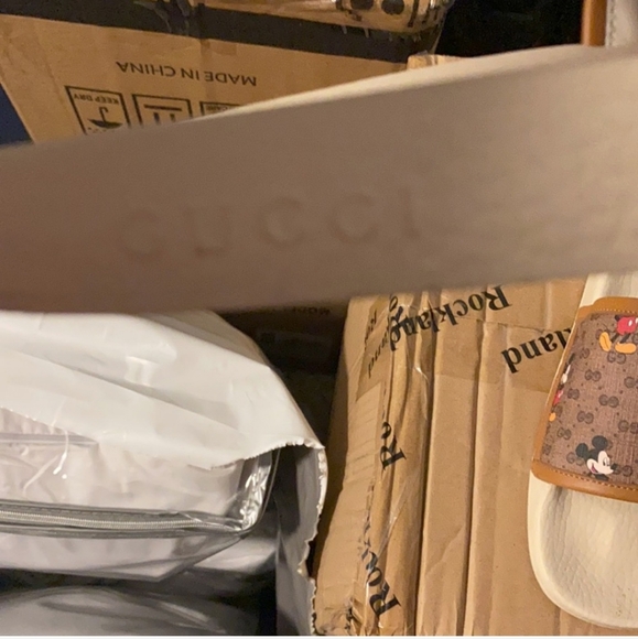 Gucci Disney Mickey Mouse pool slides women sz 40 - Picture 3 of 4
